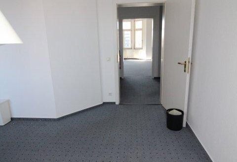 Ganze Büroetage, viel Platz in Zentrumsnähe