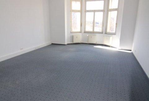 Ganze Büroetage, viel Platz in Zentrumsnähe