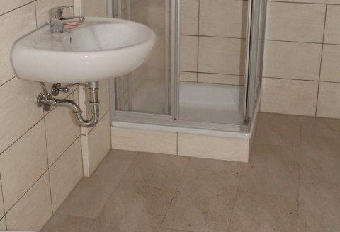 ruhige Gewerbeeinheit, in der Nähe zum Stadtzentrum, mit Anlieferungsmöglichkeit