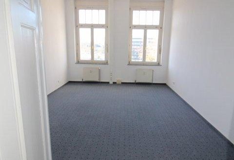 Ganze Büroetage, viel Platz in Zentrumsnähe
