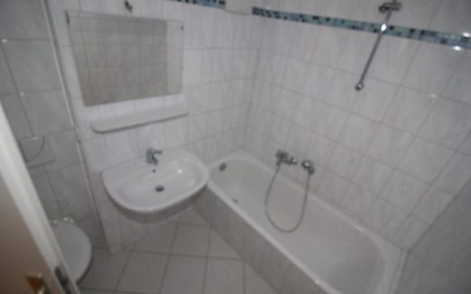 DG Wohnung mit Südbalkon geniessen, sehr gute Anbindung