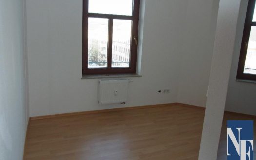 gemütliche, bezahlbare DG Wohnung mit EBK optional