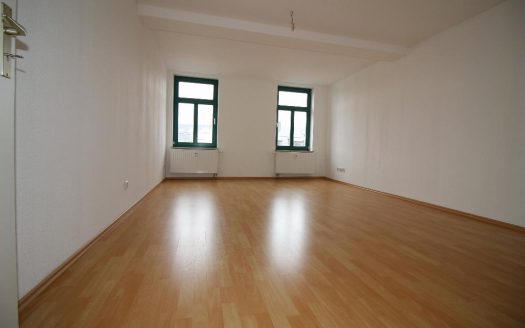 DG Wohnung mit Südbalkon geniessen, sehr gute Anbindung