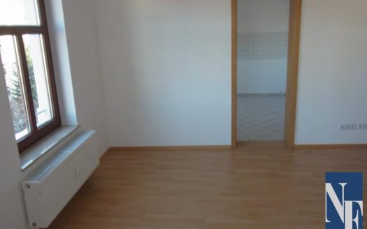 gemütliche, bezahlbare DG Wohnung mit EBK optional