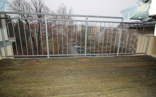 DG Wohnung mit Südbalkon geniessen, sehr gute Anbindung