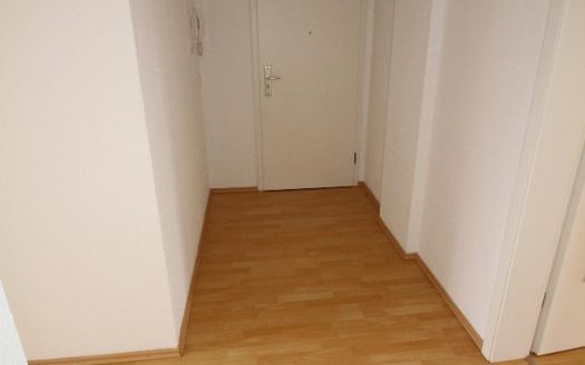 DG Wohnung mit Südbalkon geniessen, sehr gute Anbindung